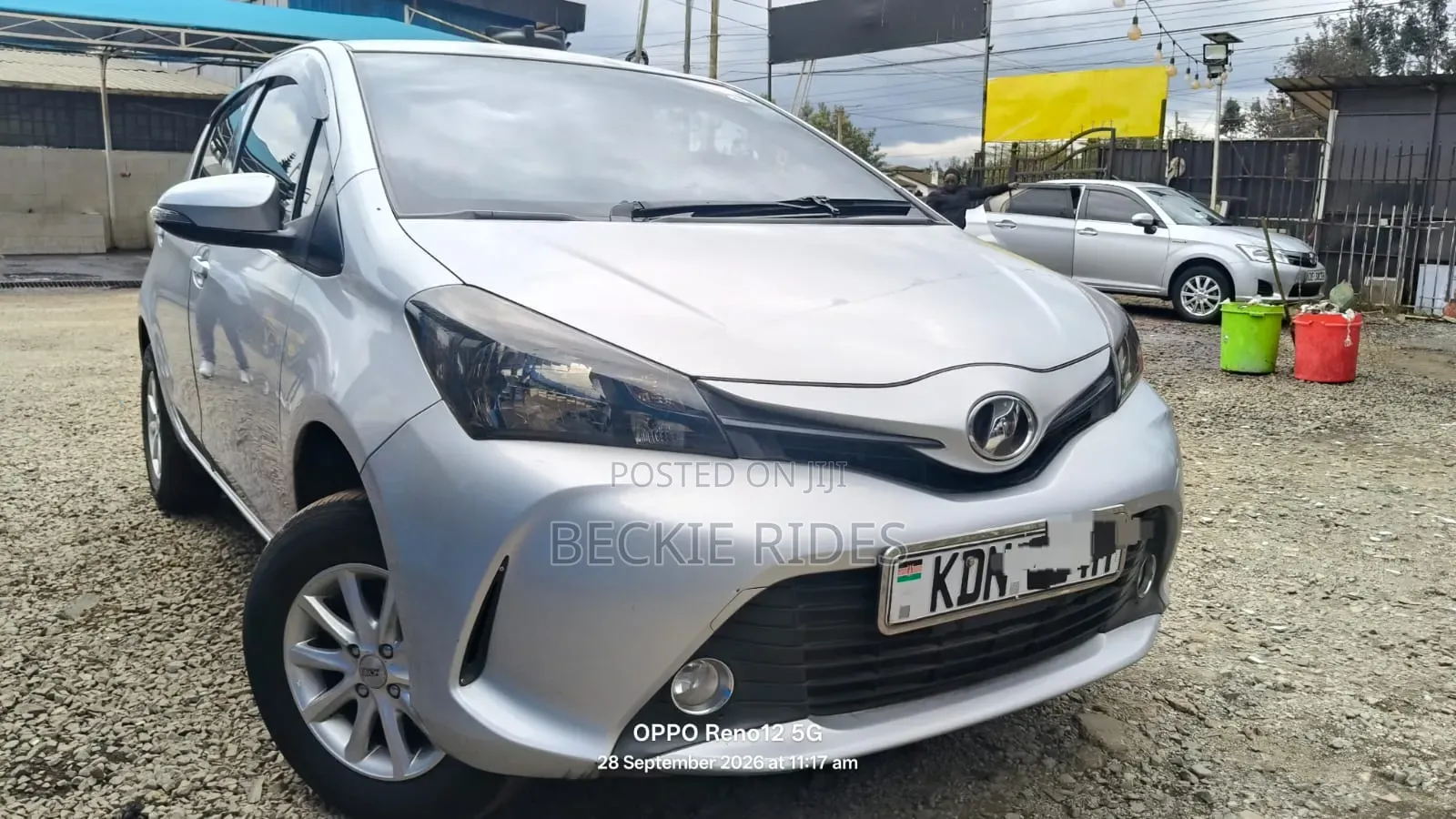 Toyota Vitz 2016 Silver