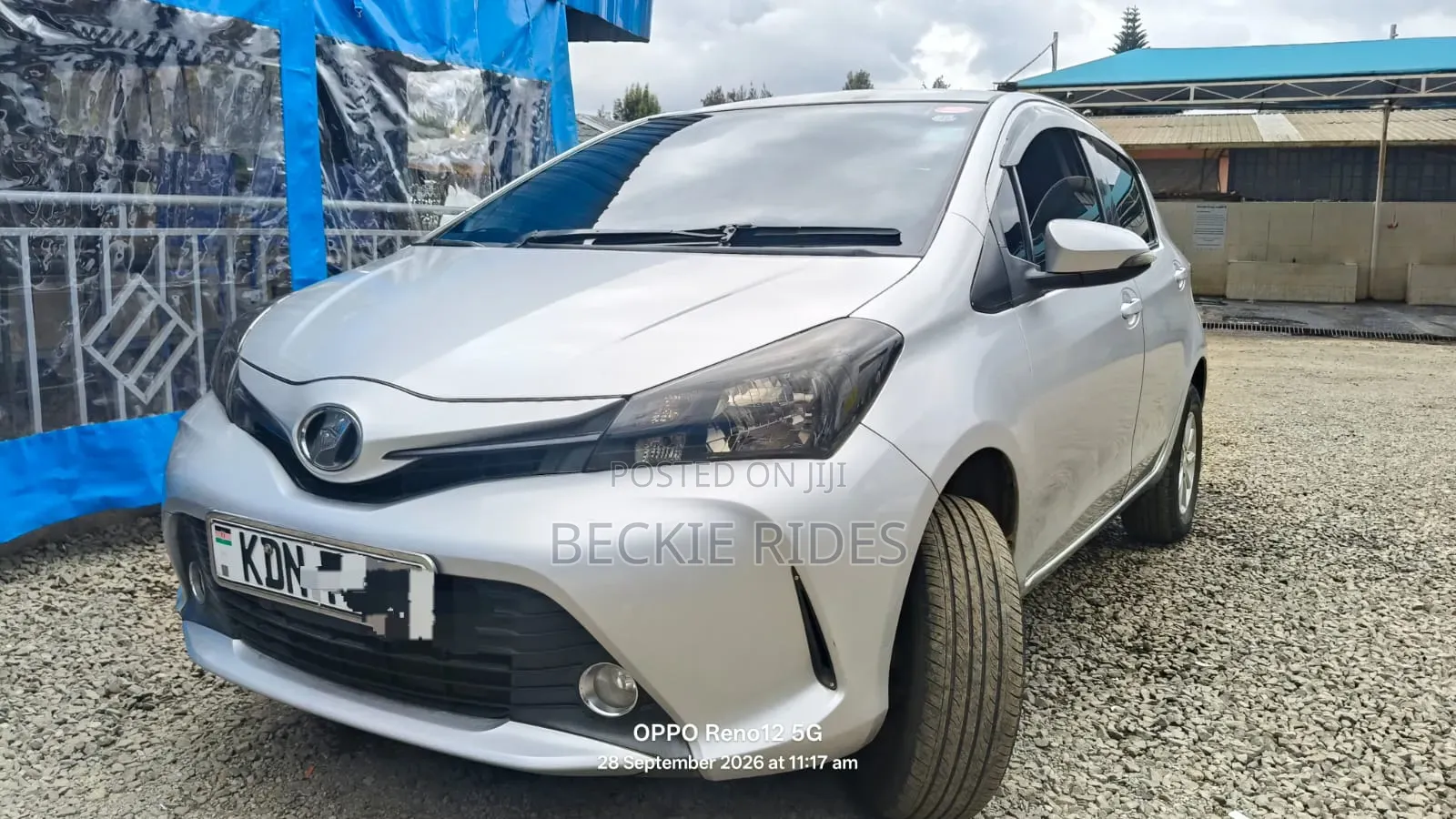 Toyota Vitz 2016 Silver