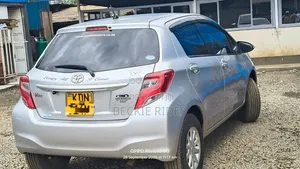 Toyota Vitz 2016 Silver