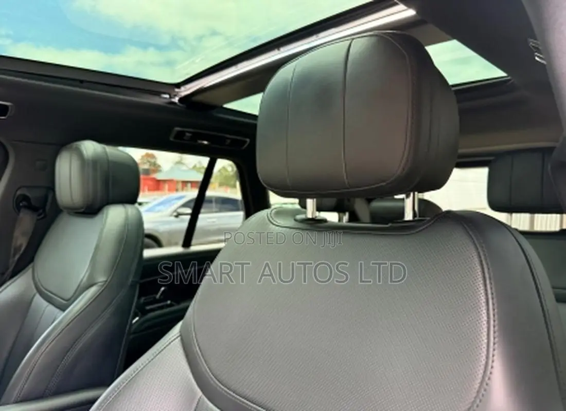 Land Rover Range Rover Vogue 2022 Black