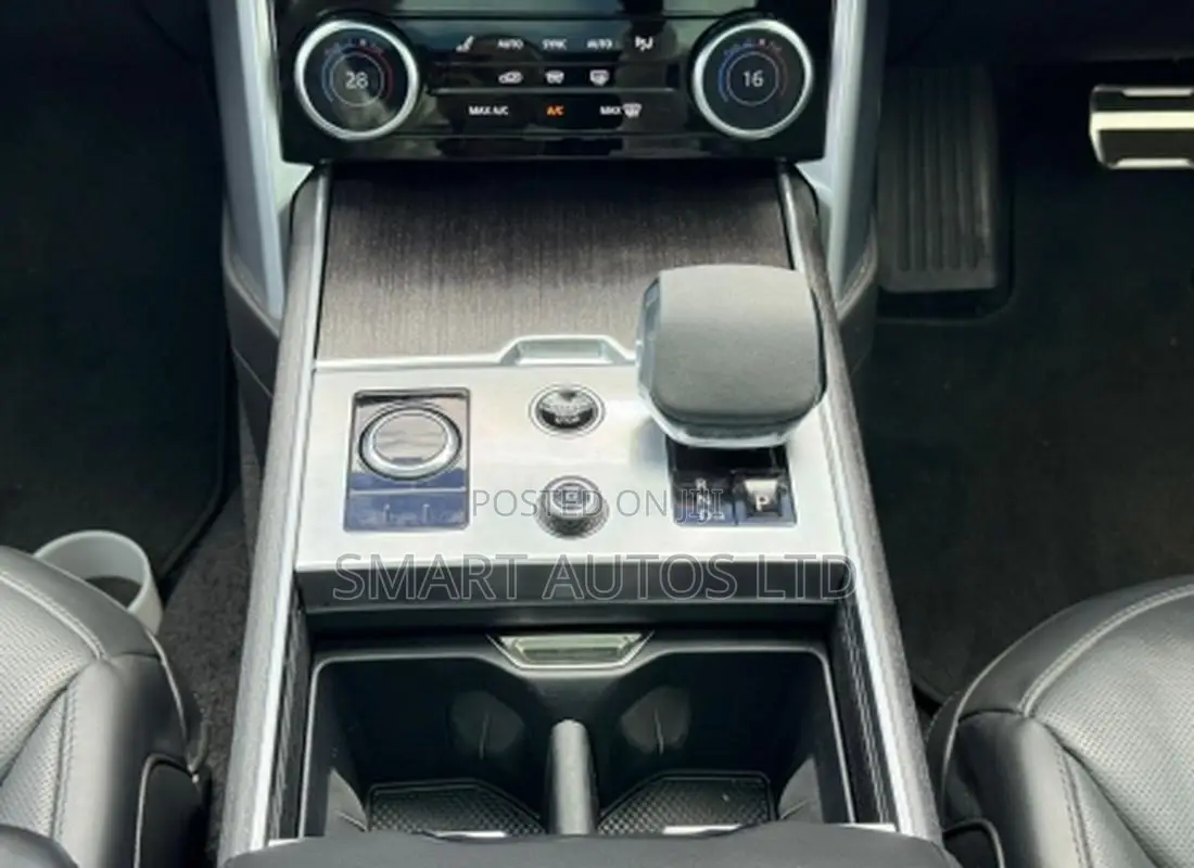 Land Rover Range Rover Vogue 2022 Black