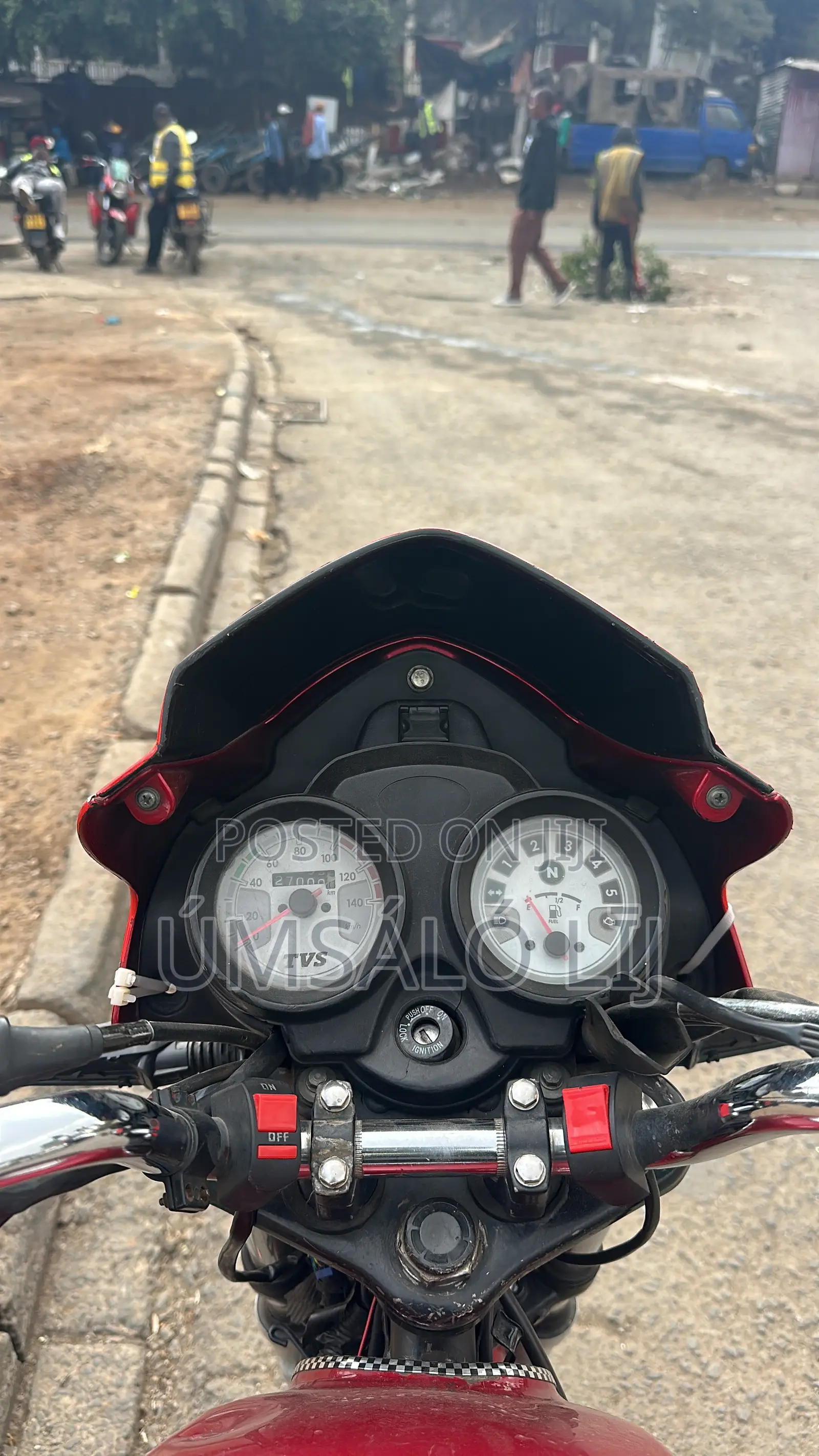 TVS HLX 125 2025 Red