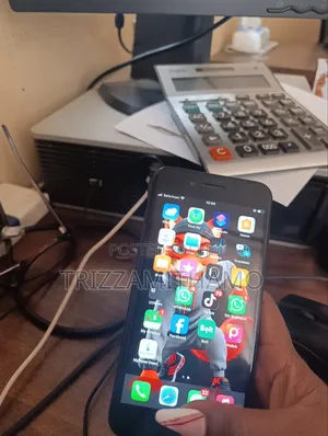 New Apple iPhone 7 Plus 32 GB Black