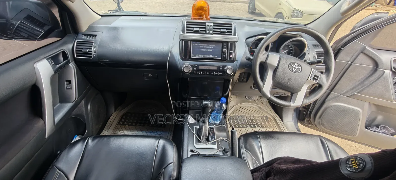 Toyota Land Cruiser Prado 2017 Black