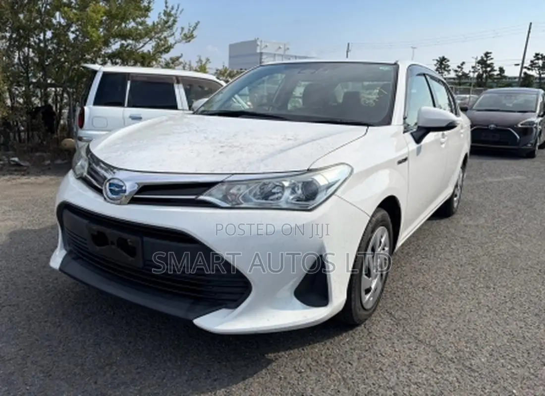 Toyota Axio 1.5 Hybrid 2WD 2019 White