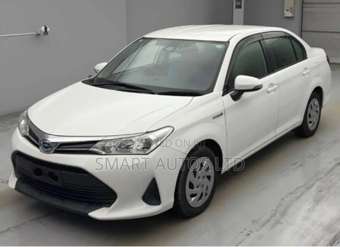 Toyota Axio 1.5 Hybrid 2WD 2019 White
