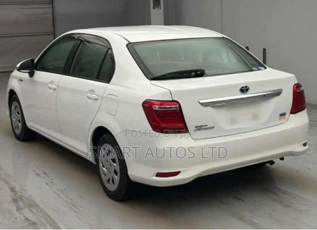 Toyota Axio 1.5 Hybrid 2WD 2019 White