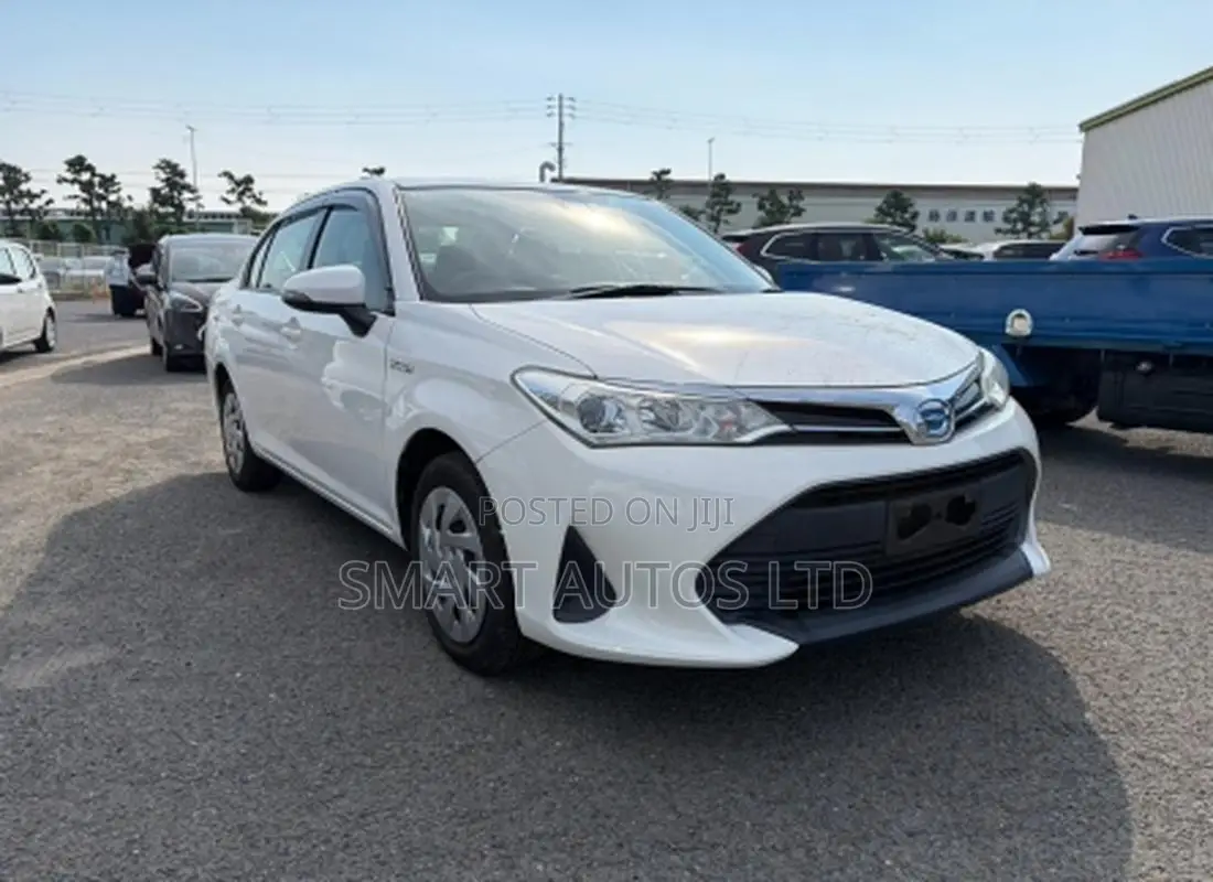 Toyota Axio 1.5 Hybrid 2WD 2019 White