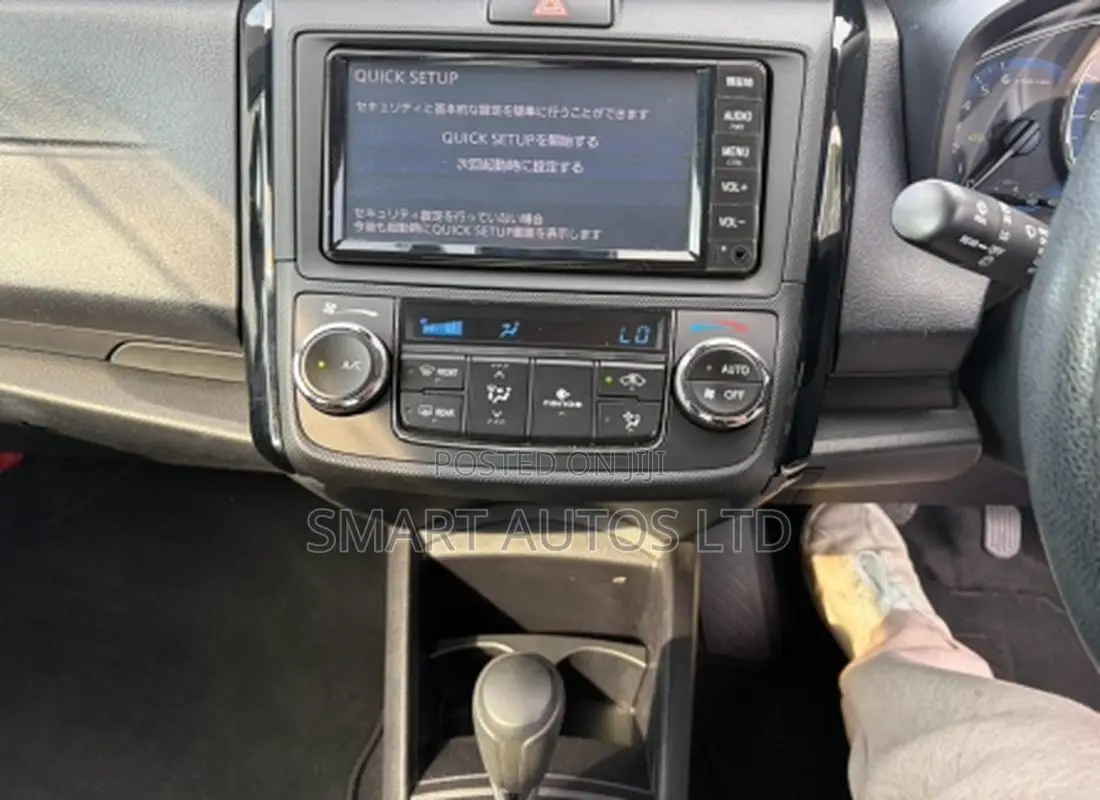 Toyota Axio 1.5 Hybrid 2WD 2019 White