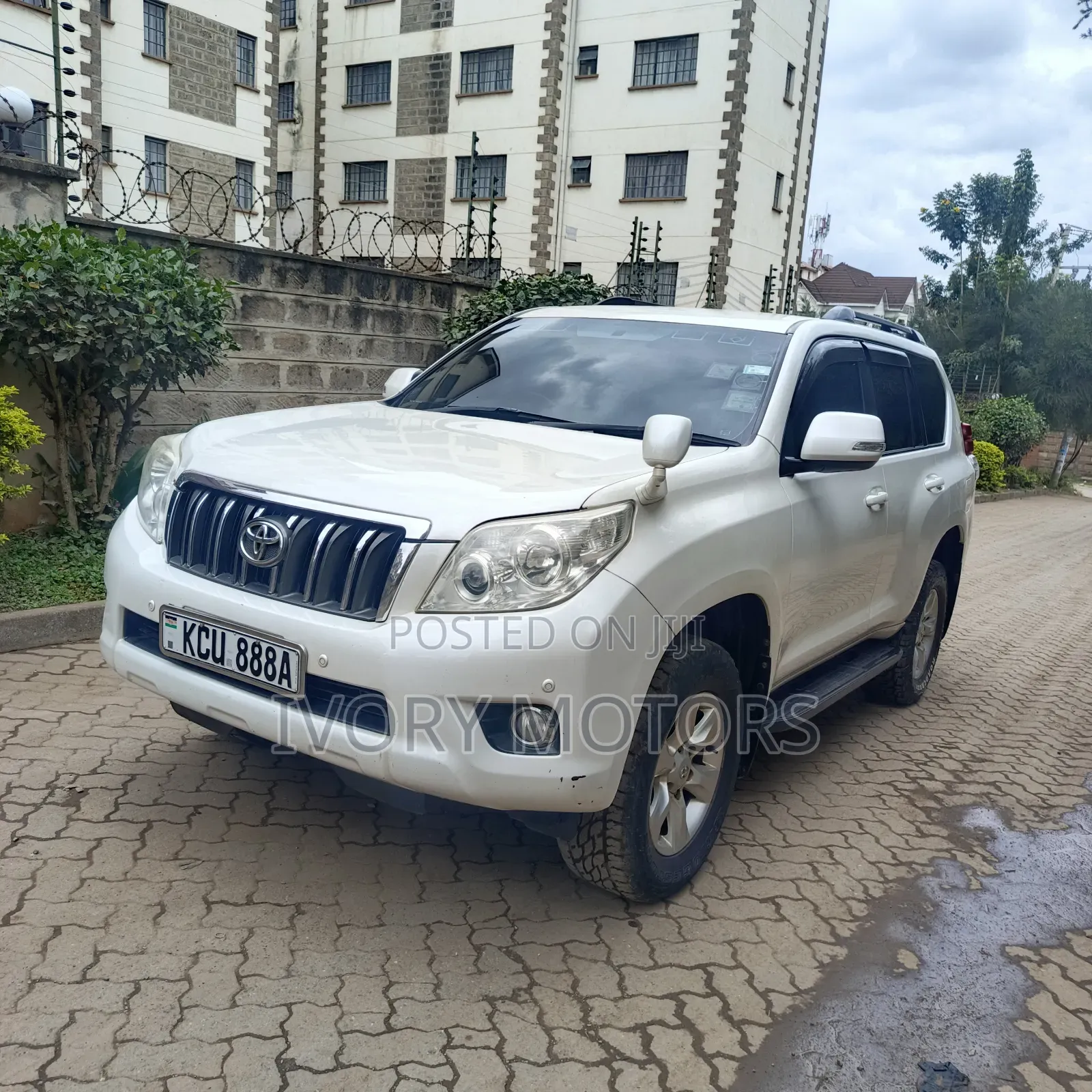 Toyota Land Cruiser Prado 2012 White