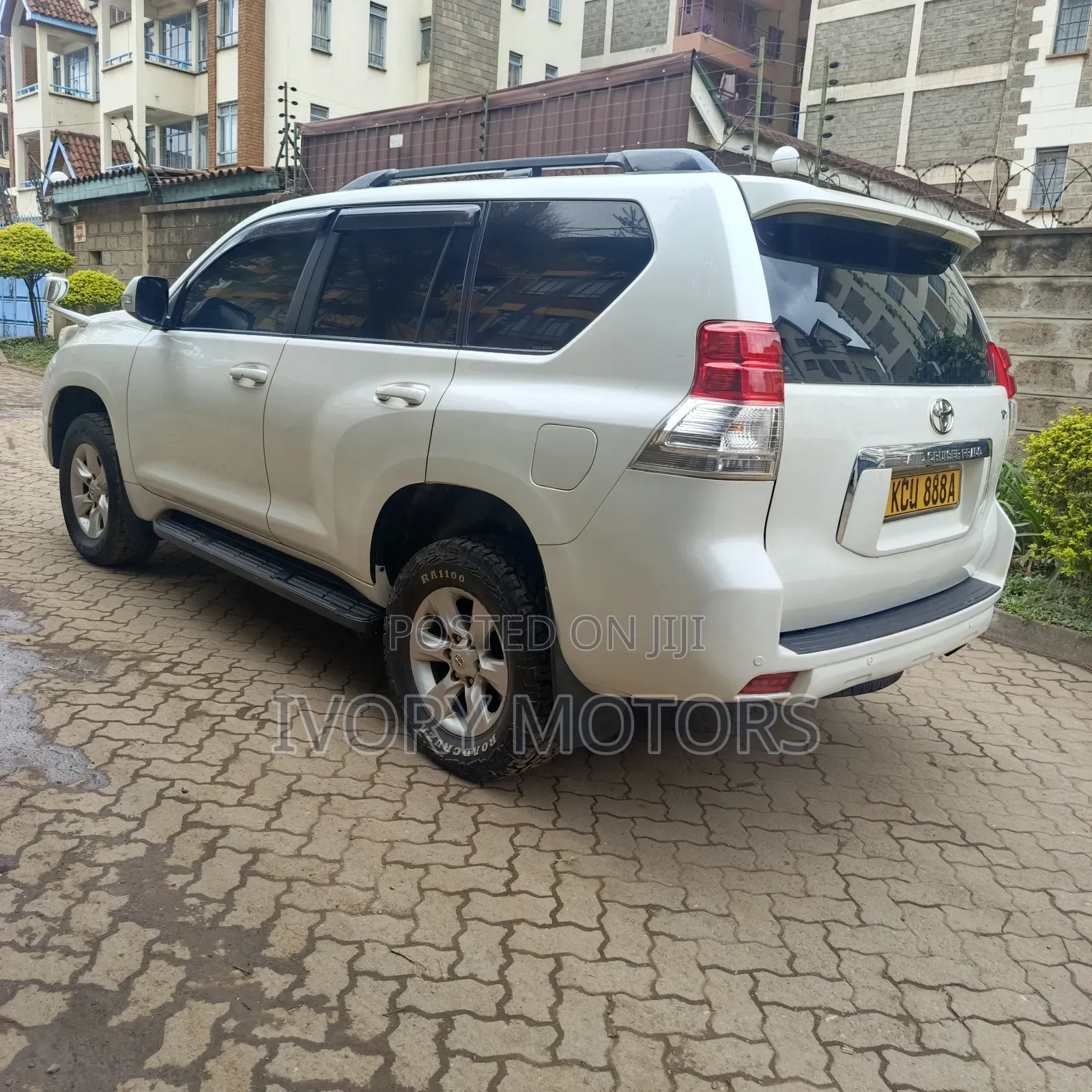 Toyota Land Cruiser Prado 2012 White