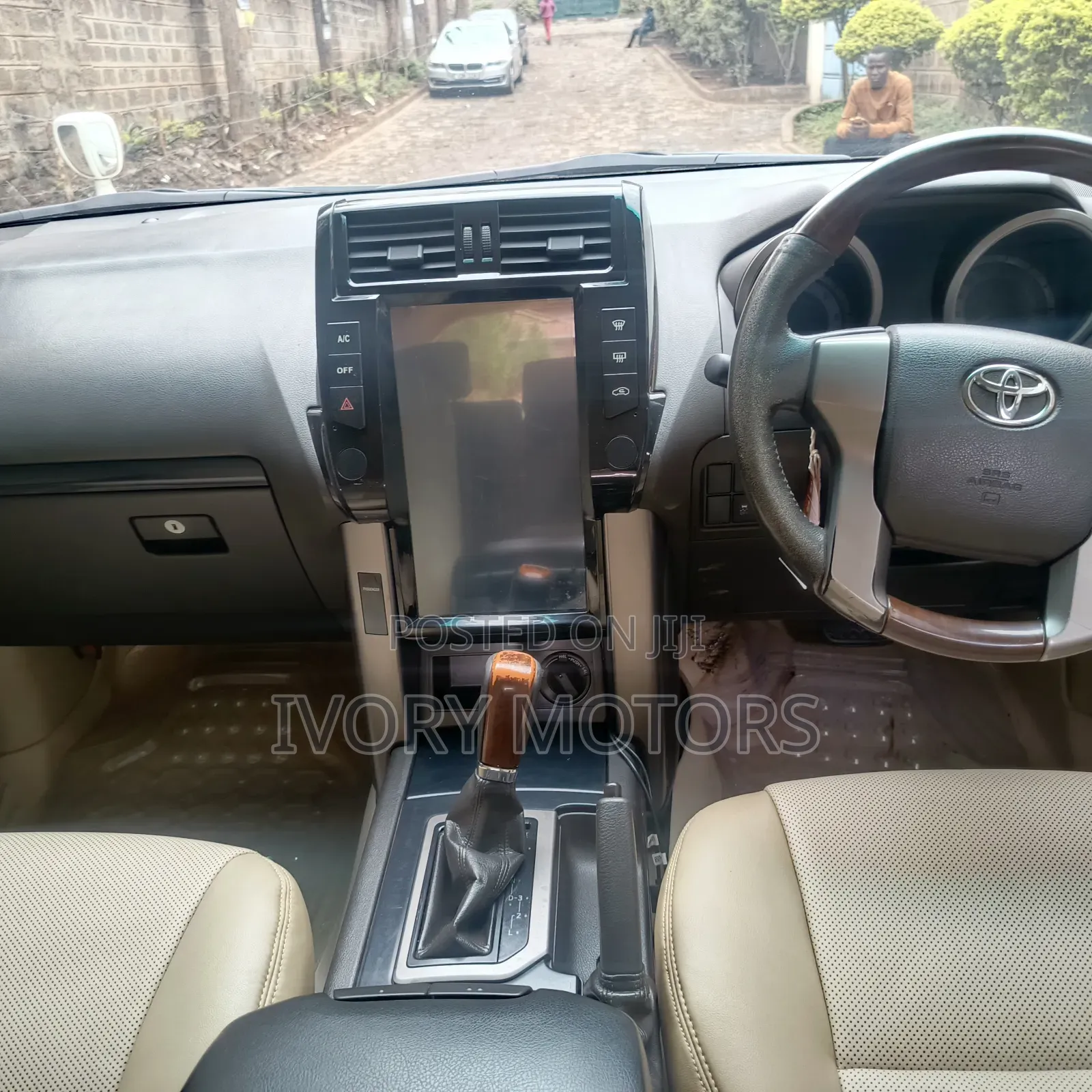 Toyota Land Cruiser Prado 2012 White