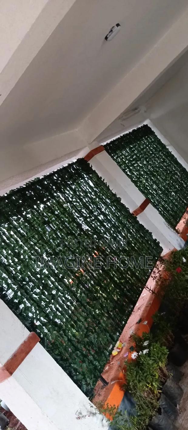 Grill Green Fences Decor - main view