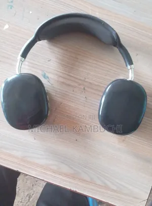 Am Selling My Head Phones