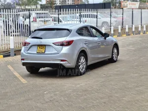 Mazda Axela 2018 Silver
