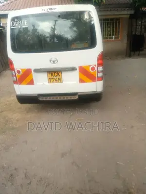 Toyota HiAce 2009 White
