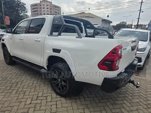 Upgrade Your Hilux Tonneau Cover, Roller Shutter Hilux - Best Quality!