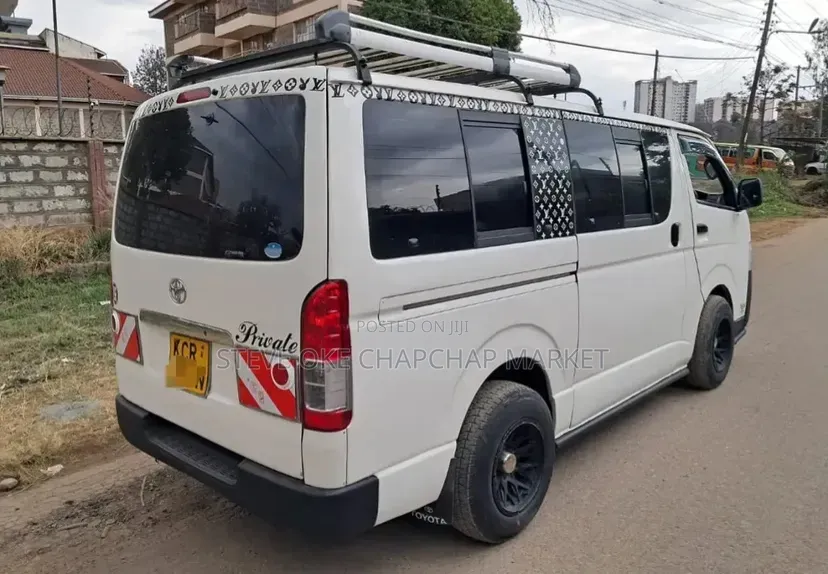 Toyota HiAce 2013