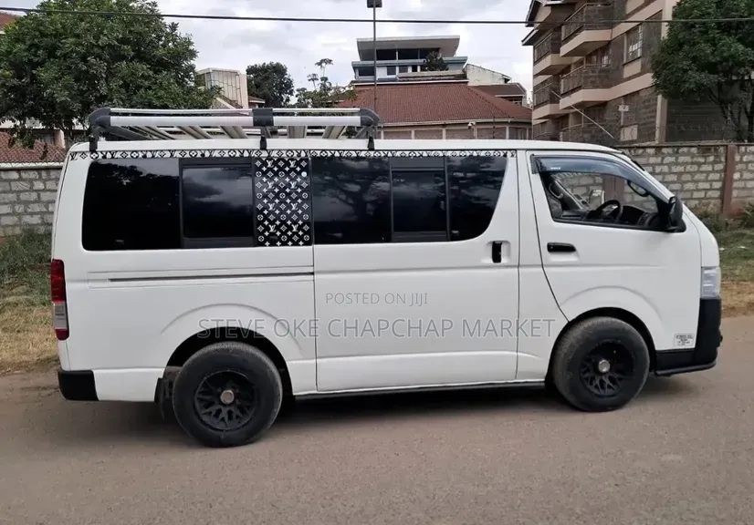 Toyota HiAce 2013
