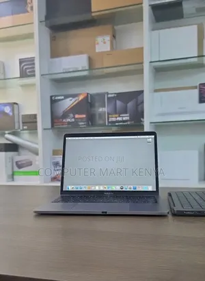 New Laptop Apple MacBook Pro 2019 16GB Intel Core i5 SSD 256GB