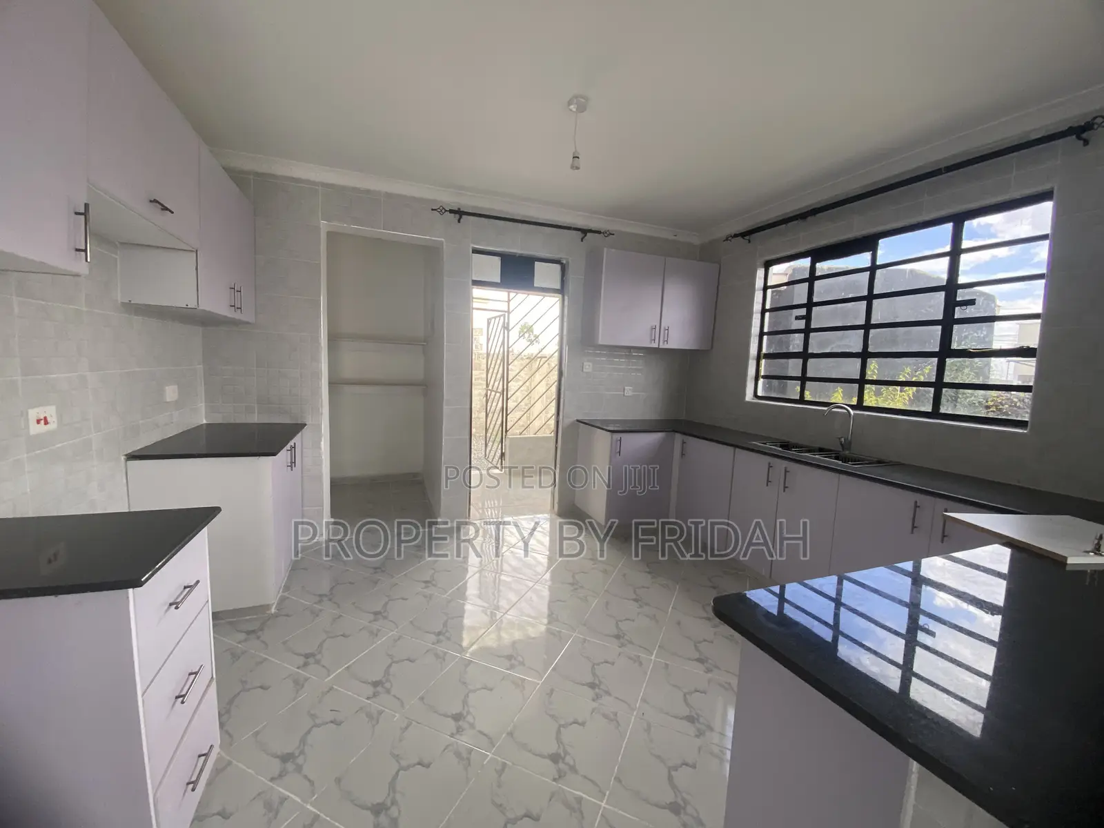 3bdrm Bungalow in Kitengela for sale