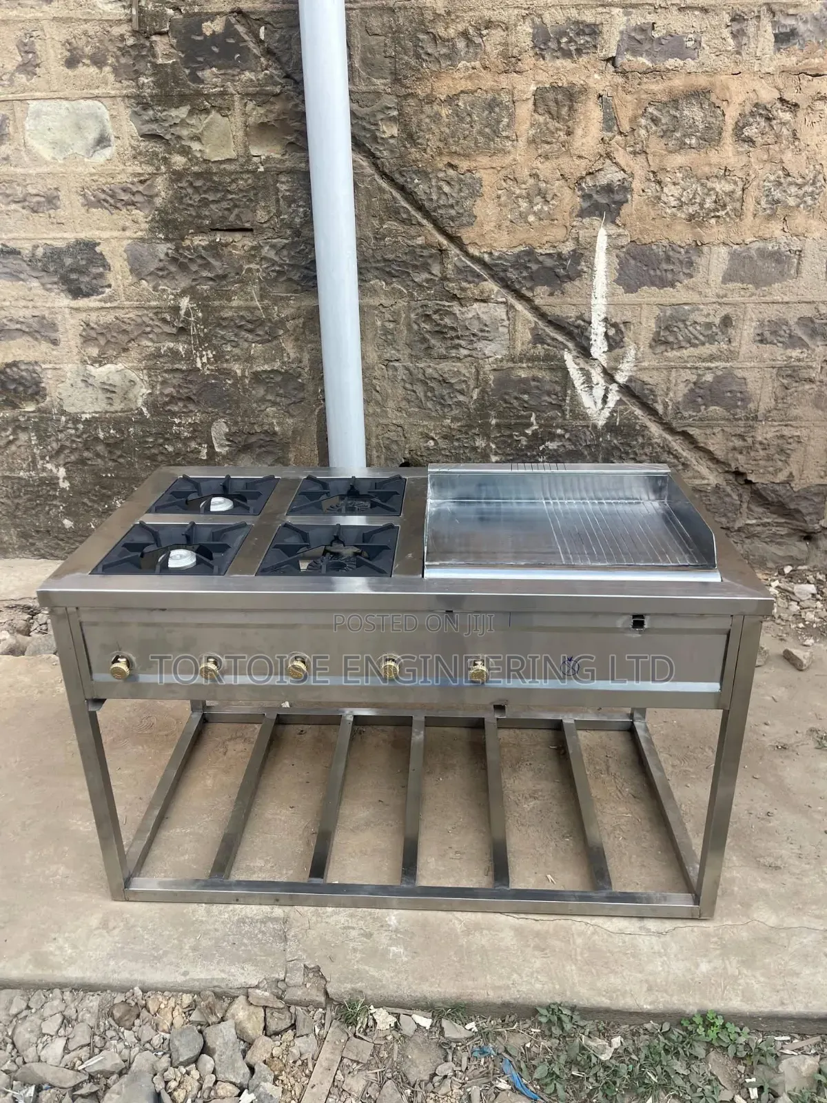 Combined Cooking Units With 4 Gas Burner and Gas Griddle Size 1.5m