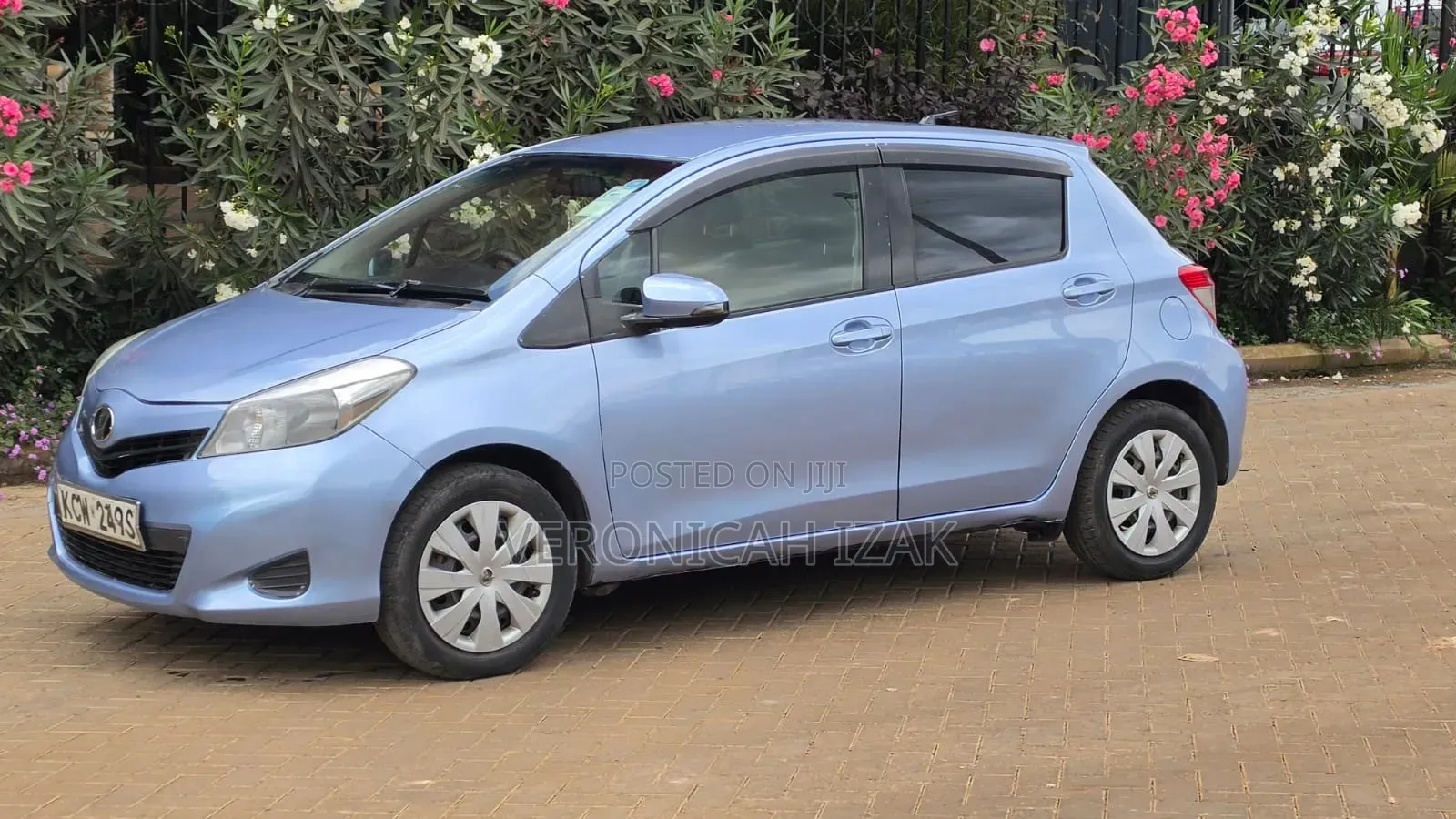 Toyota Vitz 2013 Blue