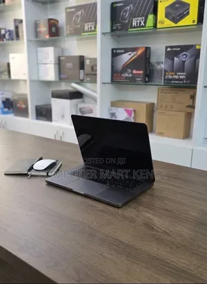 New Laptop Apple MacBook Pro 2019 8GB Intel Core i5 SSD 512GB