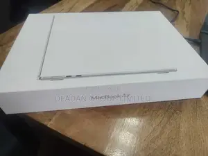New Laptop Apple MacBook Air 16GB Apple M4 SSD 256GB