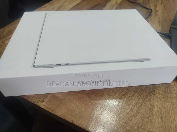New Laptop Apple MacBook Air 16GB Apple M4 SSD 256GB