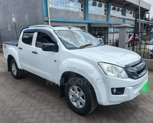 Isuzu D-MAX 2013 White