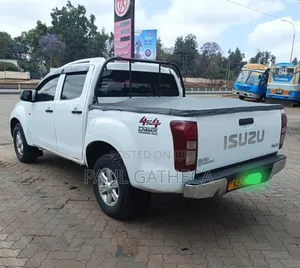 Isuzu D-MAX 2013 White