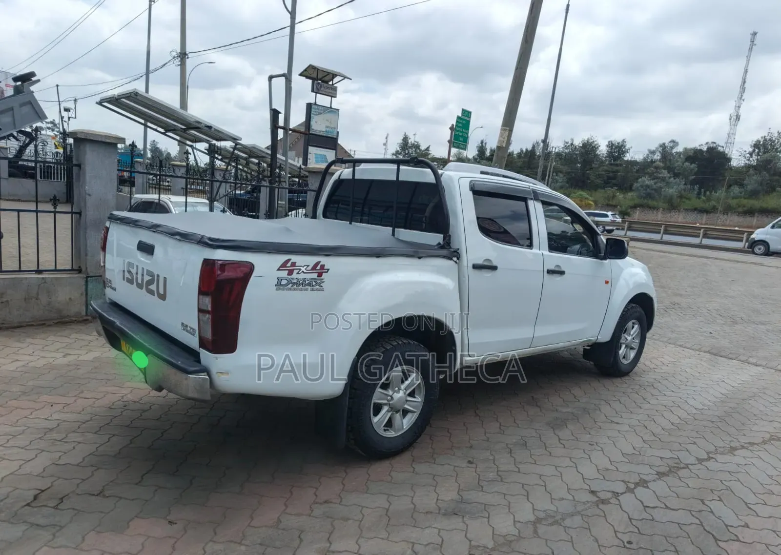 Isuzu D-MAX 2013 White