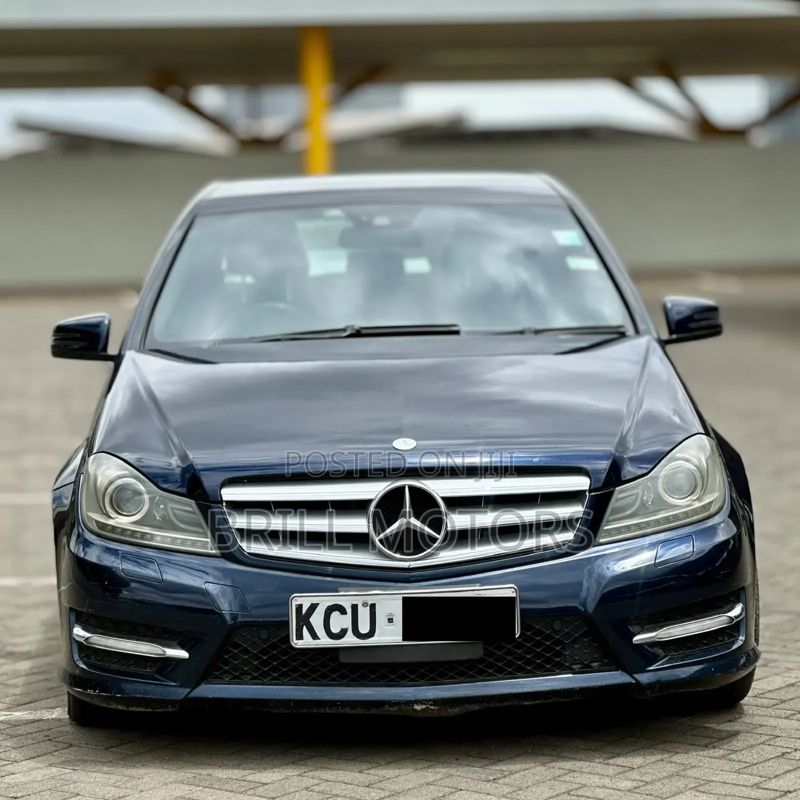 Mercedes-Benz C200 2012 Blue