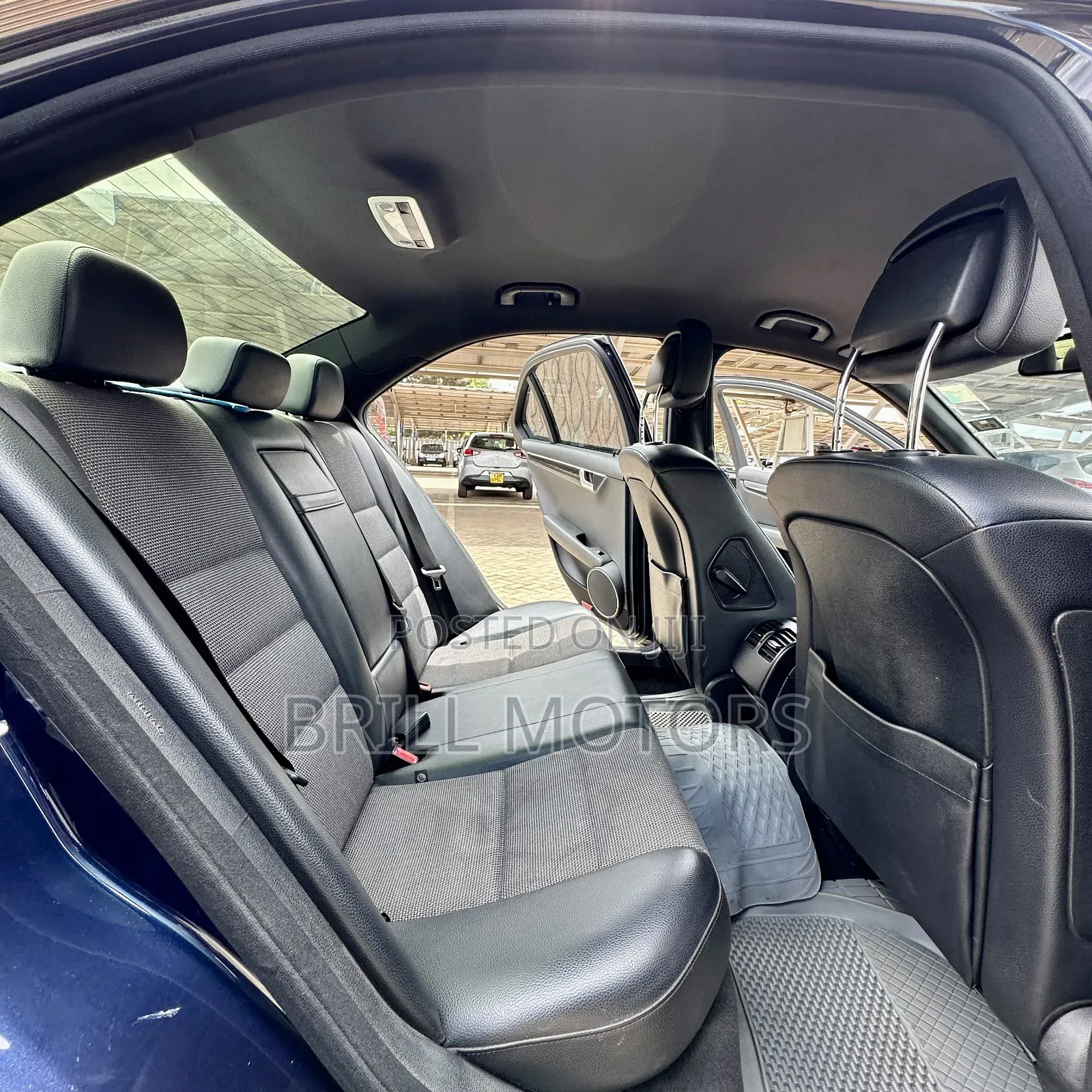 Mercedes-Benz C200 2012 Blue