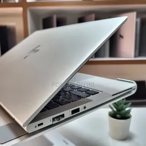 New Laptop HP EliteBook 630 G10 8GB Intel Core i7 SSD 256GB