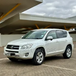 Toyota RAV4 2014 White