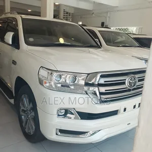 Toyota Land Cruiser 2019 White