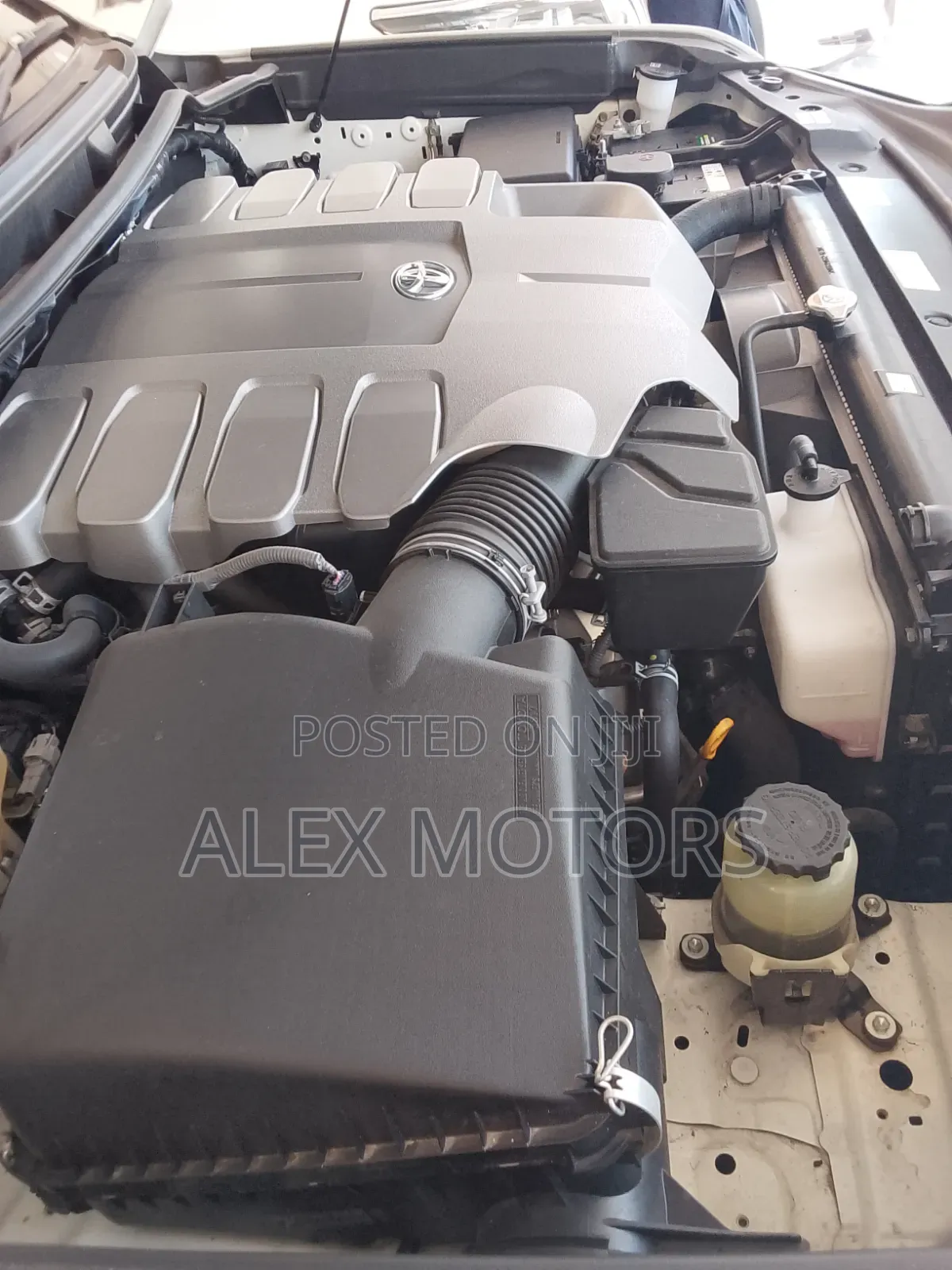 Toyota Land Cruiser 2019 White