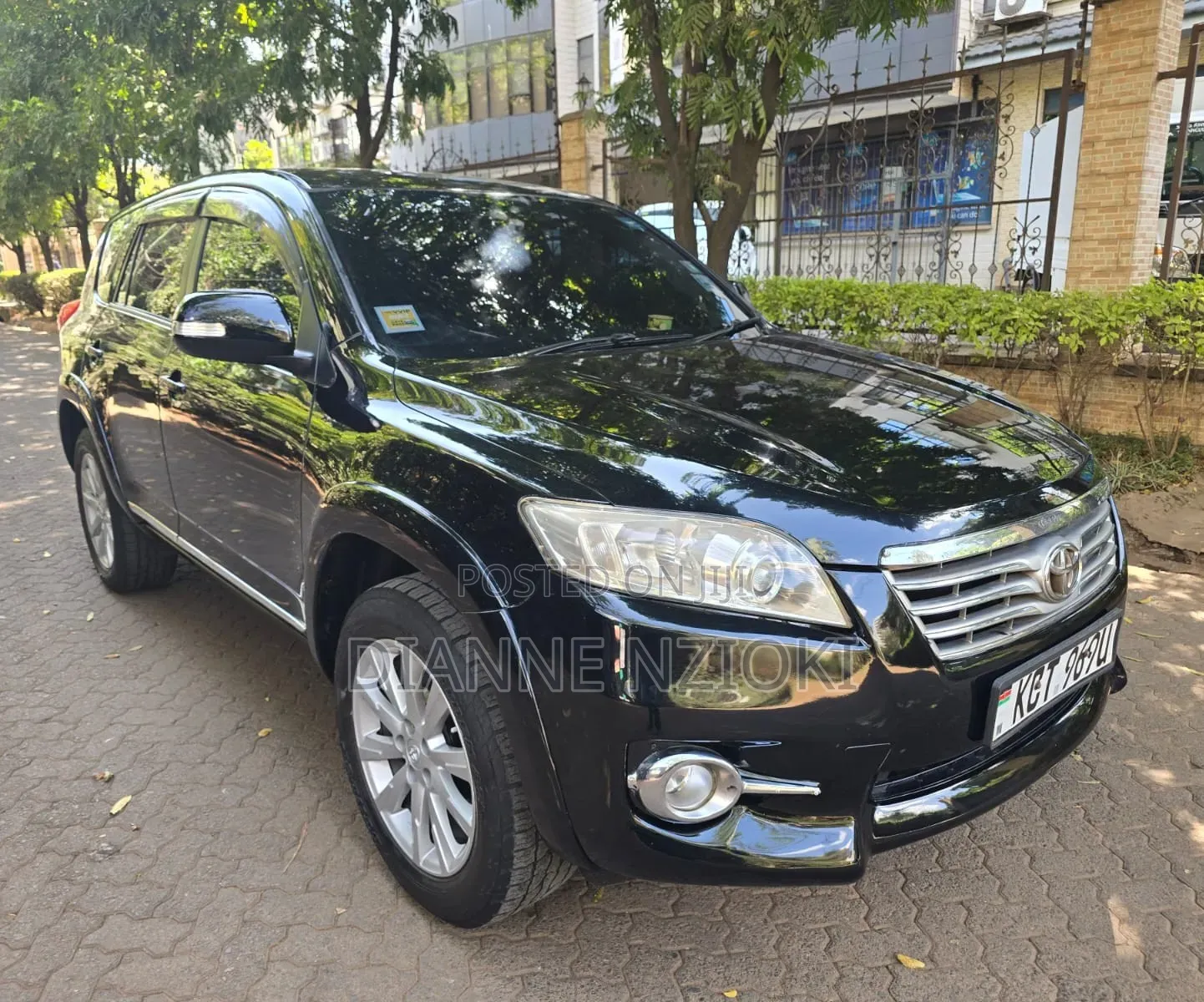 Toyota Vanguard 2012 Black