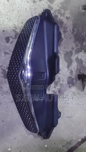 Ex-Japan Toyota Ractis Grille