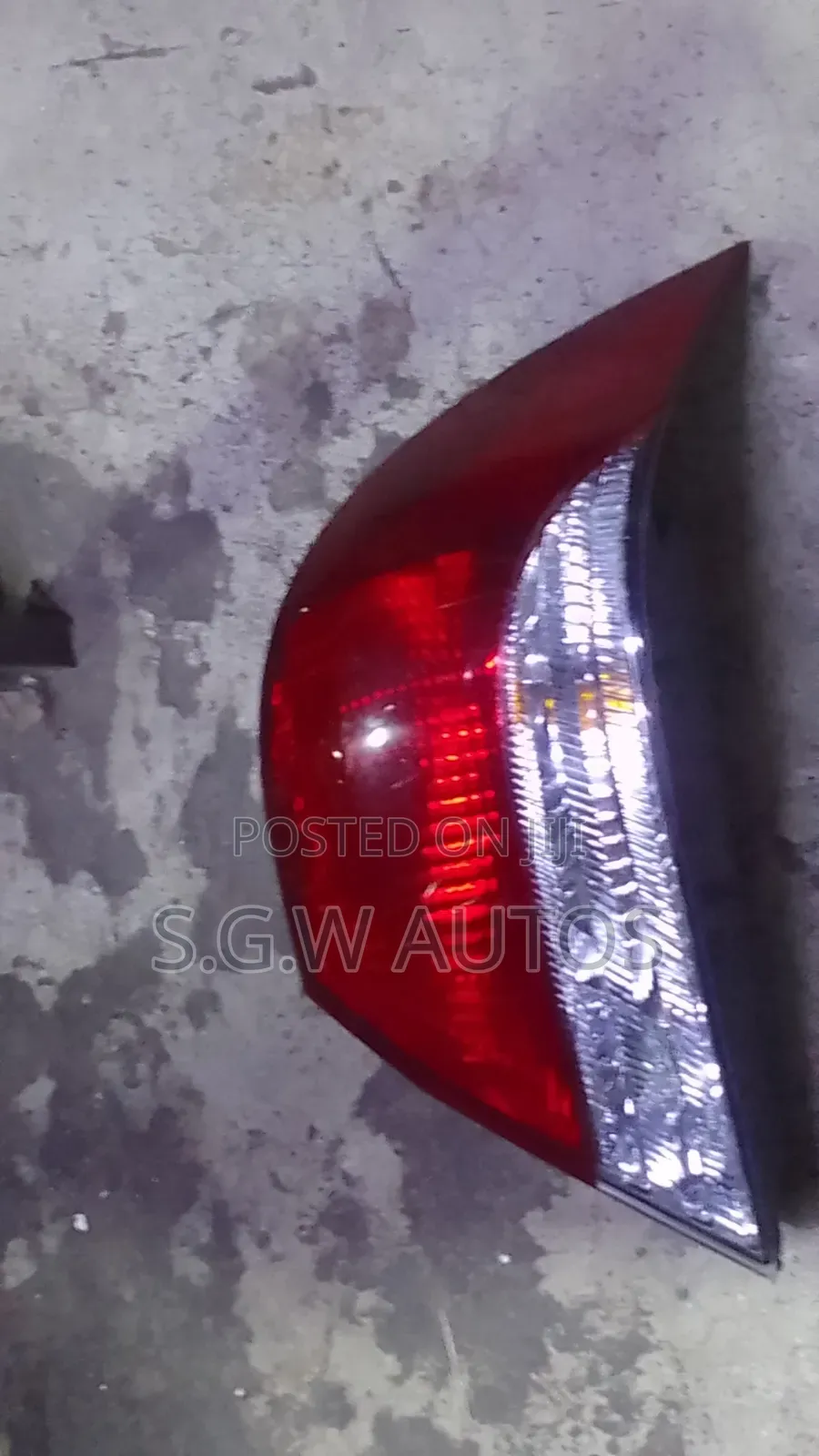 Mitsubishi Lancer Cedia Taillight