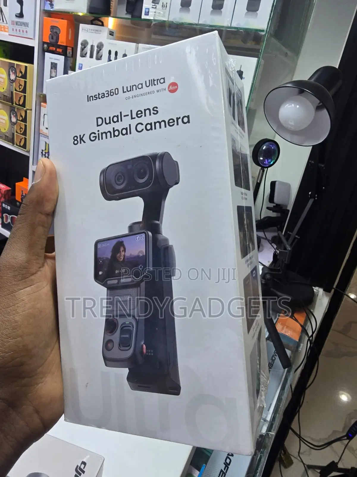 Insta360 Luna Ultra Vlogging Camera With Detachable Screen