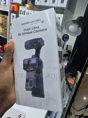 Insta360 Luna Ultra Vlogging Camera With Detachable Screen