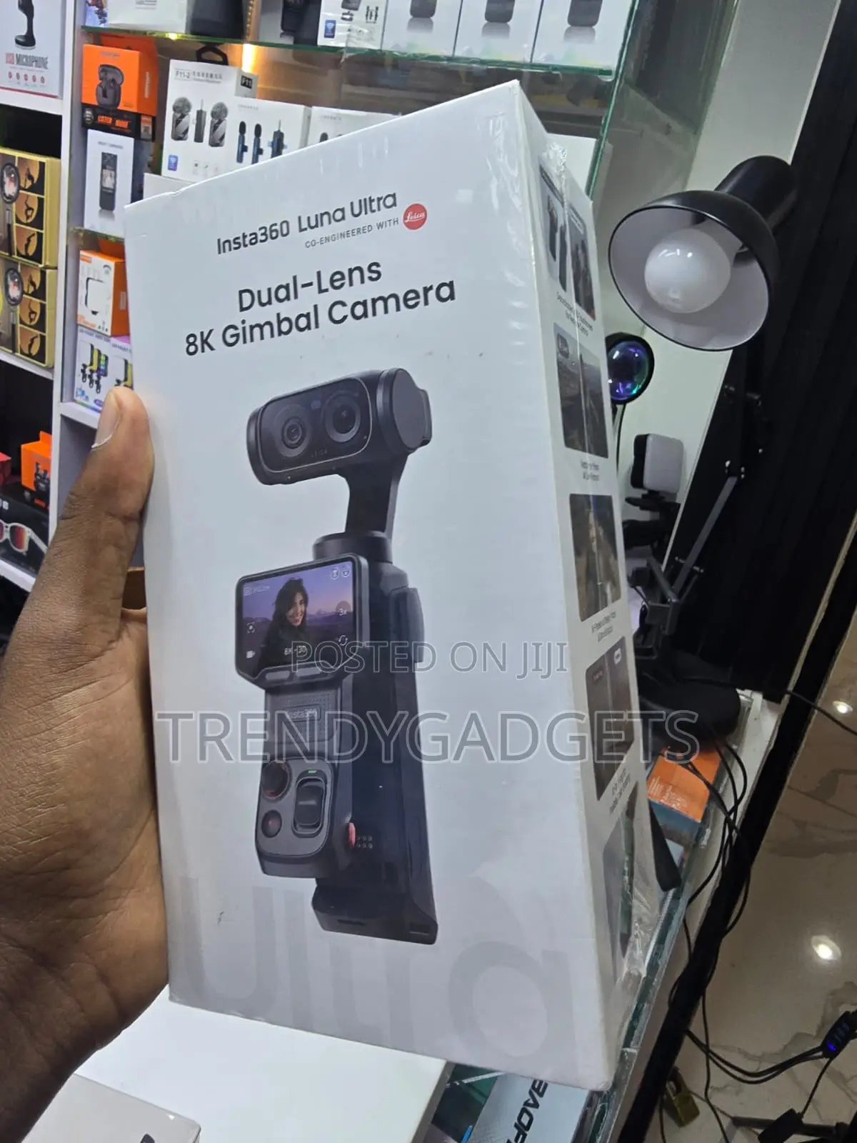 Insta360 Luna Ultra Vlogging Camera With Detachable Screen