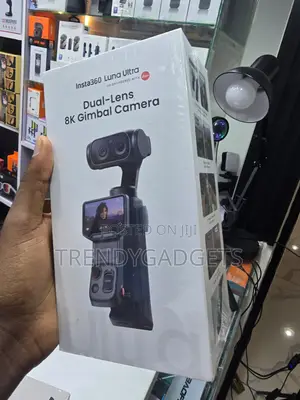 Insta360 Luna Ultra Vlogging Camera With Detachable Screen