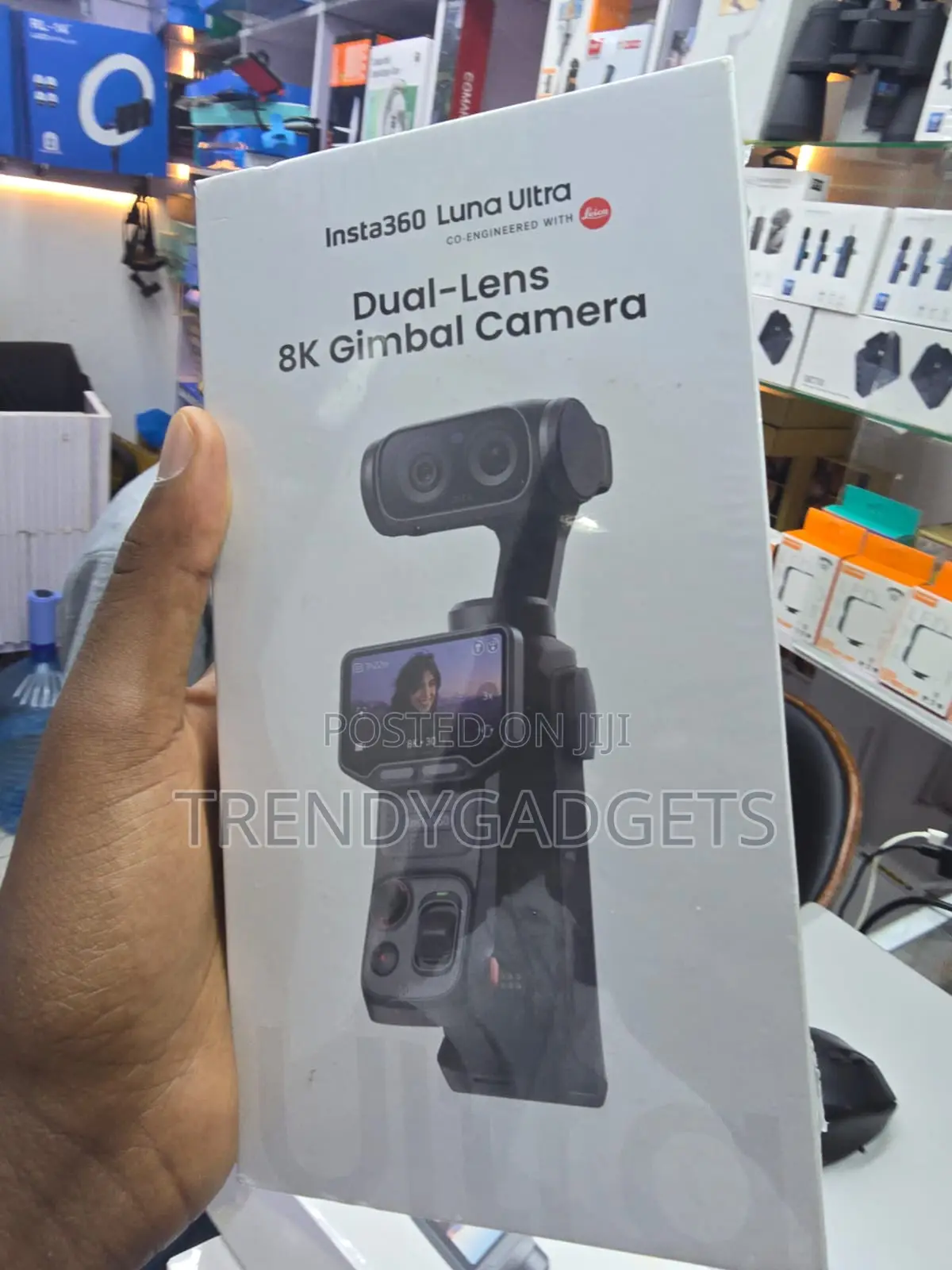 Insta360 Luna Ultra Dual Lens Pocket Gimbal Camera AI Tracking