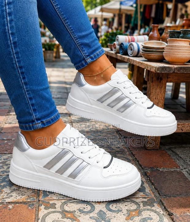 Classic Sneakers - thumbnail 4