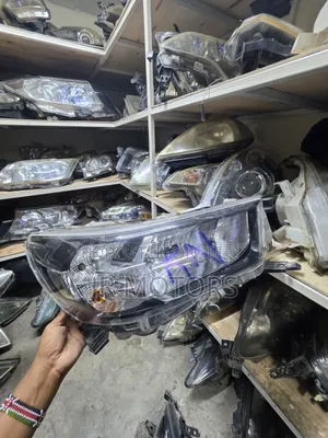 Hilux Rego Non Xenon Headlights