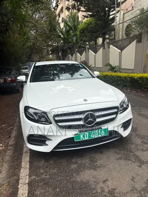 Mercedes-Benz E300 2019 White